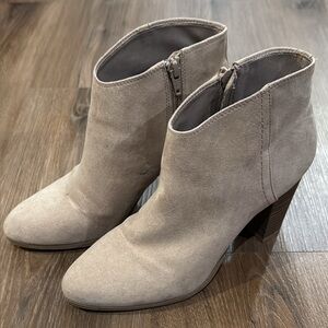Old Navy Light Gray Ankle Booties